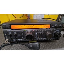 YAESU FT920 - RTX HF+50 MHZ CON AT TUNER + AM/FM  PARI AL NUOVO